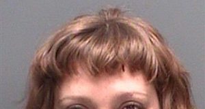 Horny Woman Pleasured Herself With Help Of Female Officer’s Arm