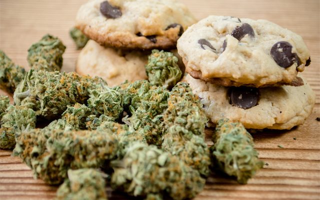 rsz-74-year-old-indiana-man-passes-out-weed-cookies-to-his-church-group-640x401